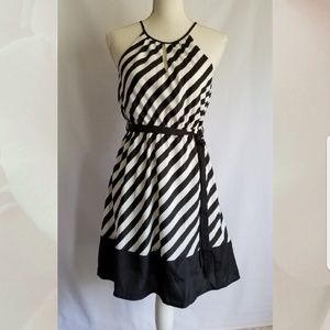 A-Line Halter Dress Striped Medium Belt Black Whit